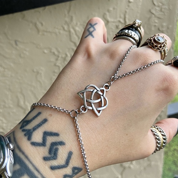 π΄ SALE ! red dot items are 2 for $25 . Bundle more than 3 and its $10 each π - Picture 5 of 13